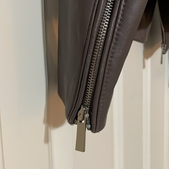 London Fog 100% LEATHER Shell. 100% Polyester Lining. - Picture 6 of 8